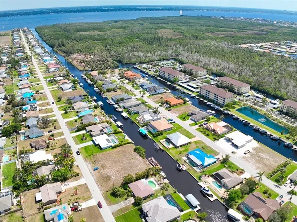 1940 Coral Point Dr, Cape Coral, FL 33990