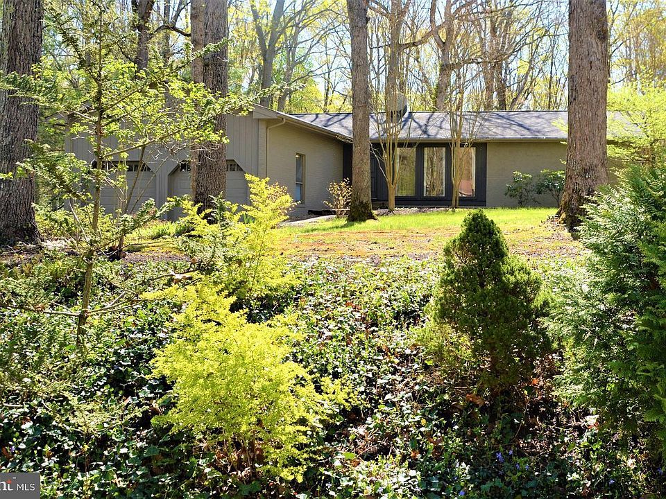 1st image of 13121 Chapel Hills Dr