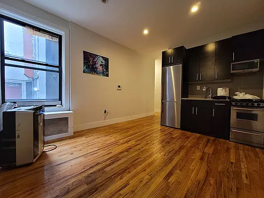 Rented by Yup Realty LLC | media 29