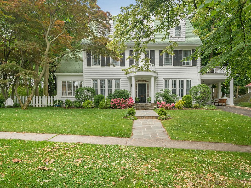 1st image of 24 Bonnett Ave