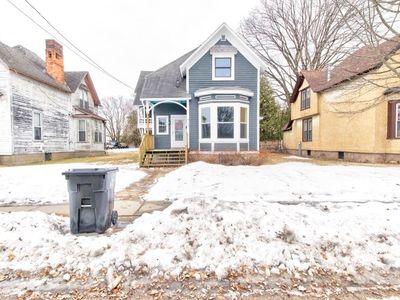 813 6th Ave, Menominee, MI, 49858