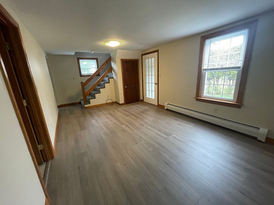 1st image of 108 Elm St APT 2