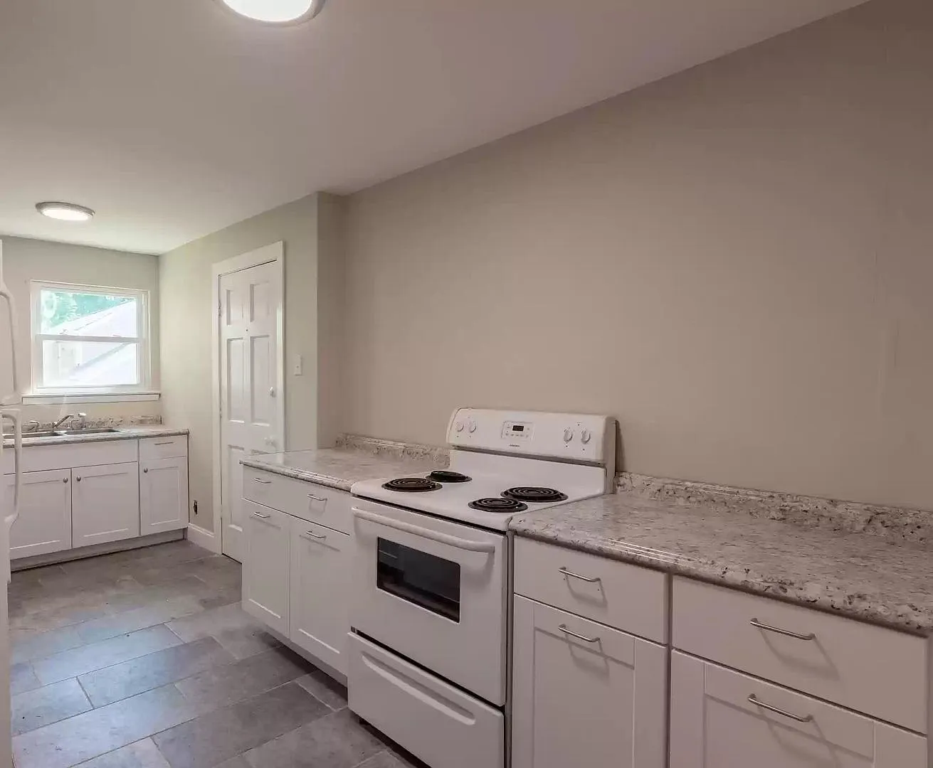 Coming soon! 3bedroom 1 bathroom for rent! — Photo 4