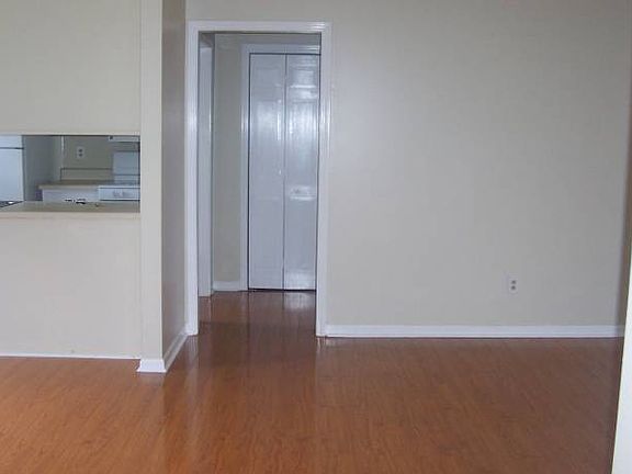 Entrance of Living/Dining