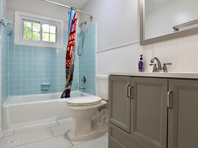 202 Haldane Dr — Photo 22