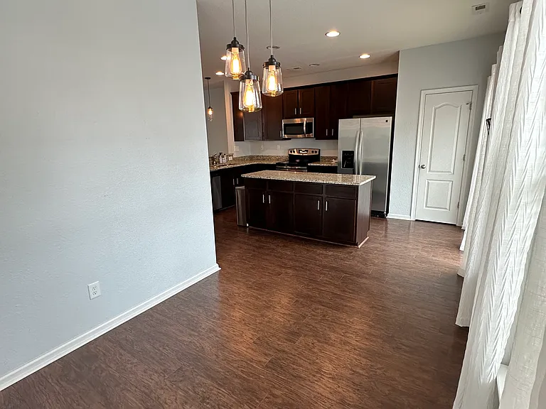4976 Almandine Ave — Photo 12