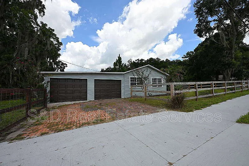 3 bed, 1.0 bath, 1240 sqft, $1,800 — Photo 3