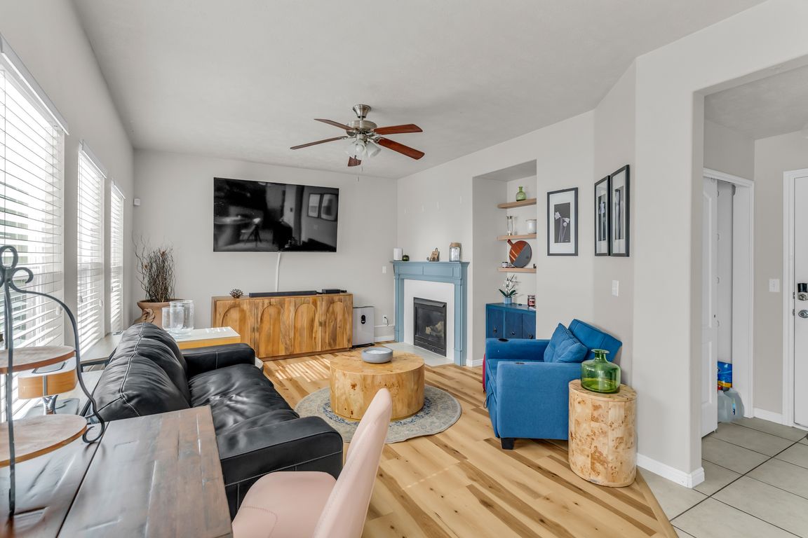 next background image