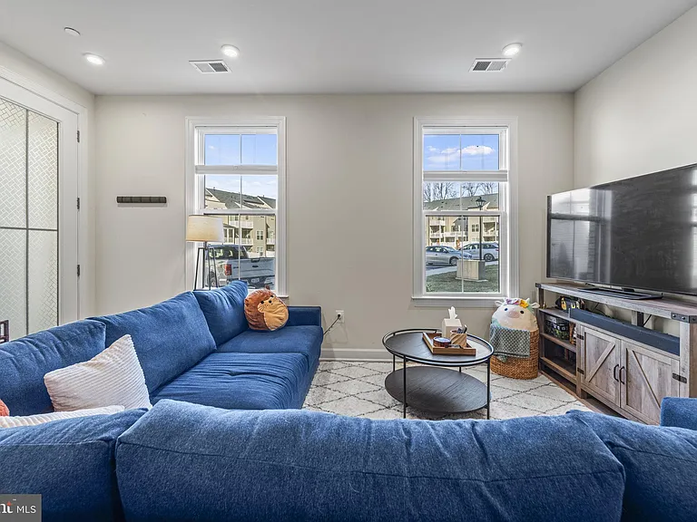 12384 Azure Ln — Photo 5