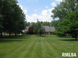 17215 N Mangold Rd, Edelstein, IL 61526