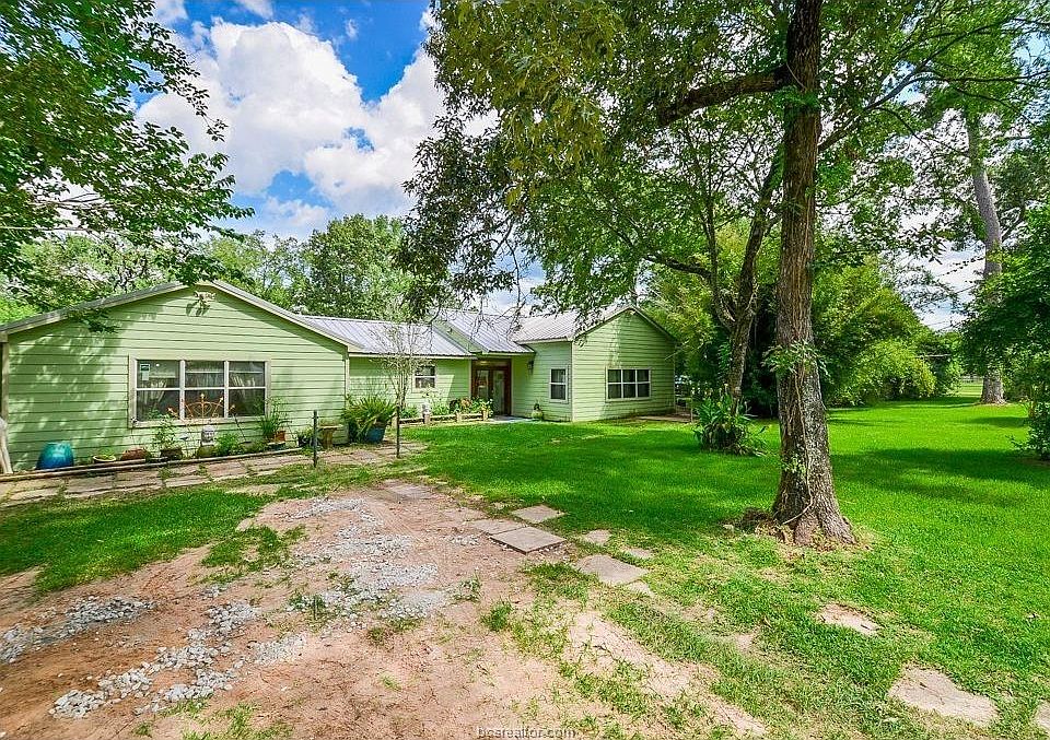 1st image of 25098 Robin Hood Ln