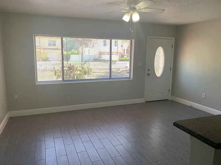 709 Sunset Dr — Photo 8