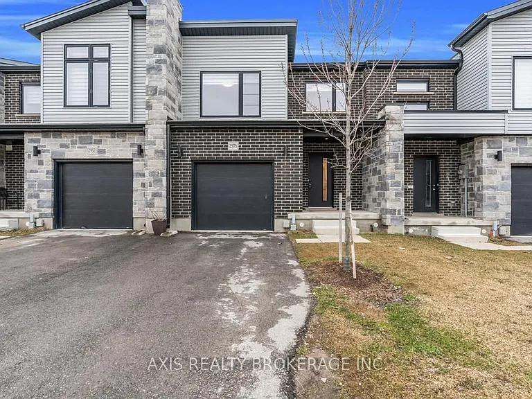 2978 Turner Cres — Photo 8