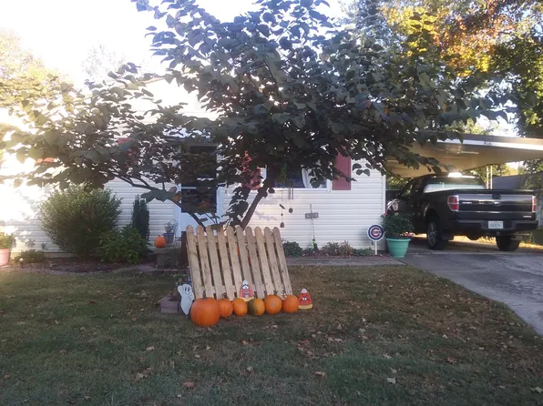 816 S Lafayette St, Nashville, IL 62263