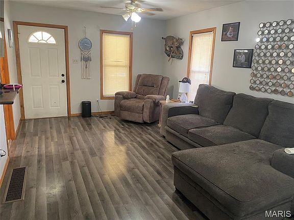 2nd image of 2915 Market St
