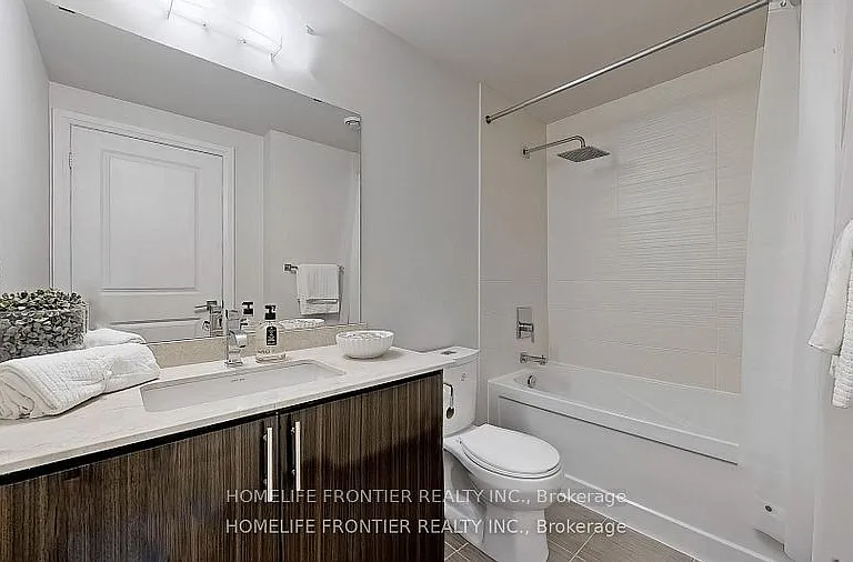 7161 Yonge St #2528 — Photo 20
