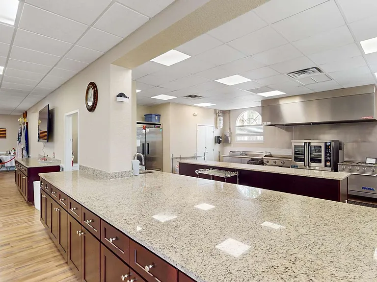 Royal Palm Village — Photo 12