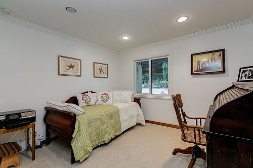 5th image of 3935 Royal Oak Pl