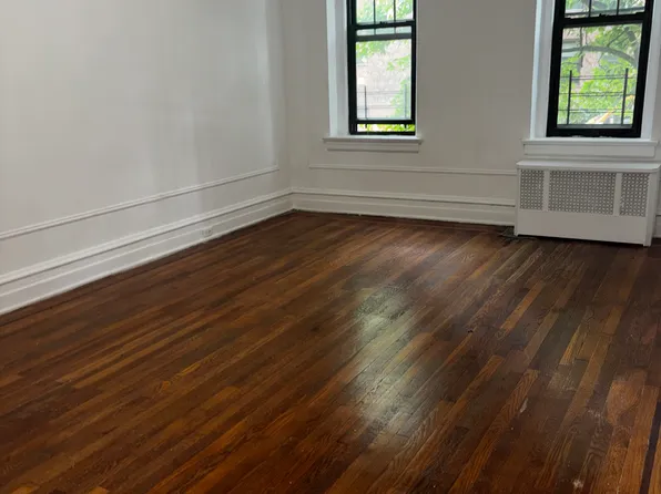 80-40 Lefferts Boulevard image 1 of 10