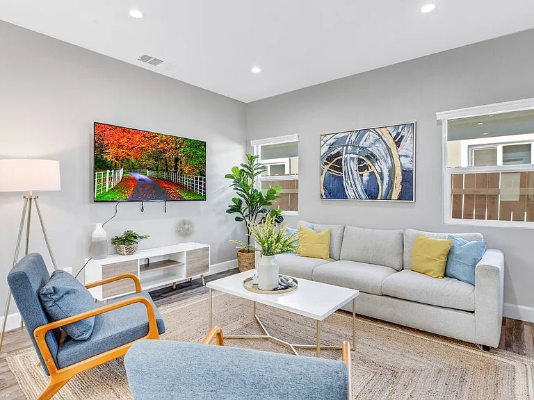 14415 Pontlavoy Ave — Photo 34