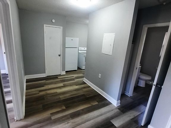 3rd image of 711 Glenn Ave APT 15