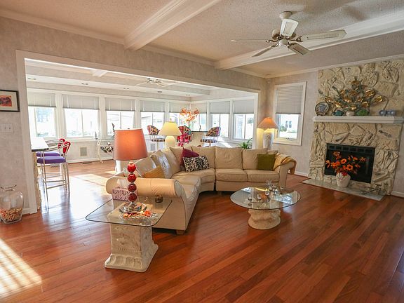 3rd image of 1116 Lawson Cove Cir