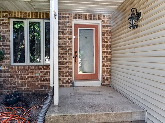 2nd image of 414 Meadow Oak Trl