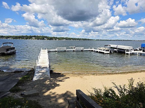 2nd image of 2816 Mabie STREET