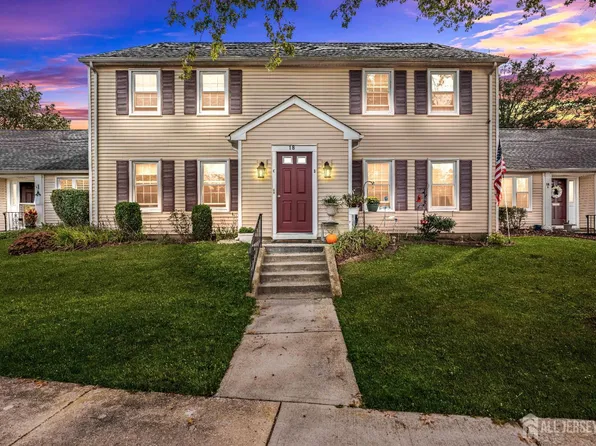 18 Rossmoor Dr #C, Monroe Township, NJ 08831