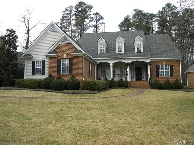 1st image of 23 E Square Ln