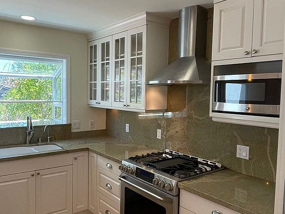 2nd image of 1283 Heatherstone Way