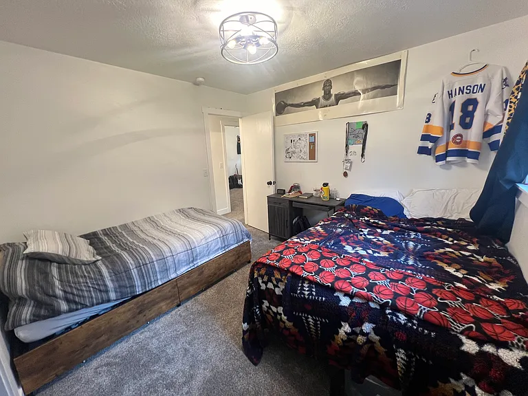 820 E 100 N — Photo 15