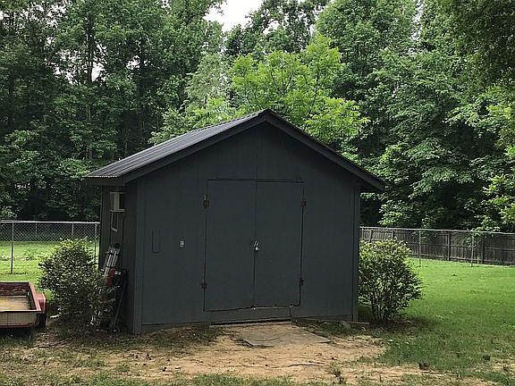 Shop in back yard; with powe