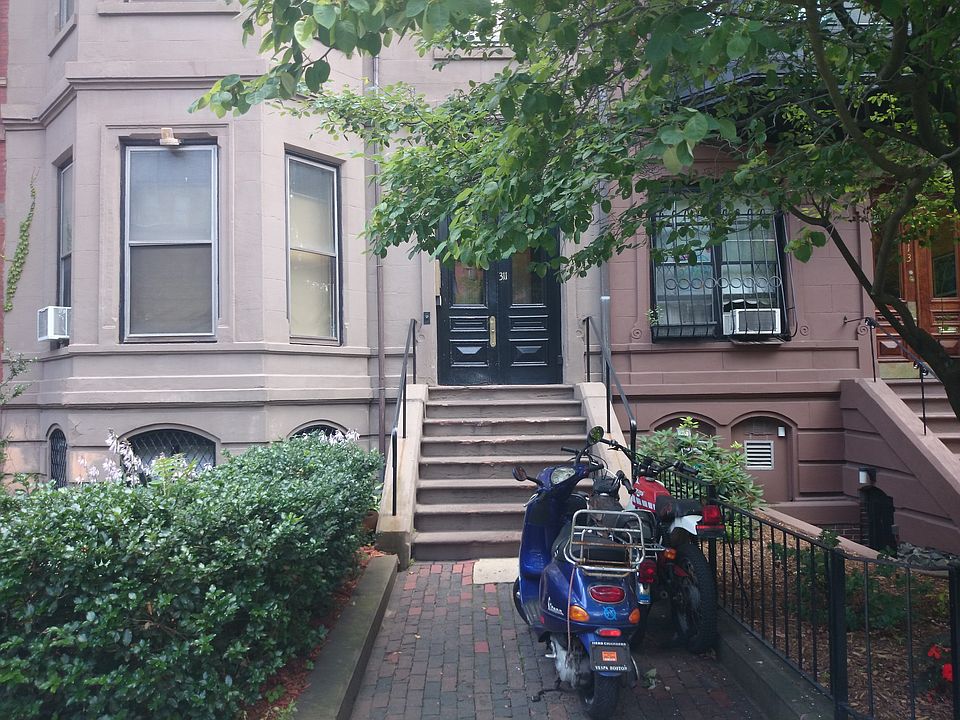 2nd image of 311 Beacon St APT 9