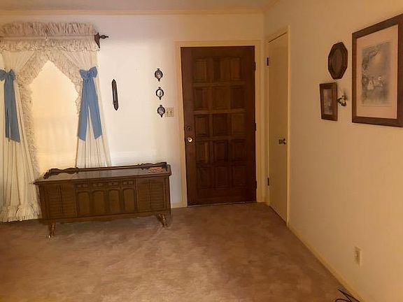 4th image of 2708 Brentwood Dr