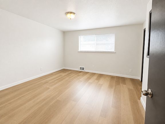 5th image of 703 Woodford Ave N #3A