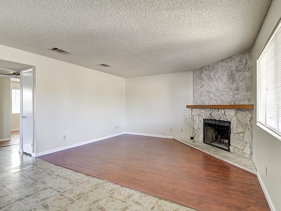 4th image of 1616 Burningwood Ln Unit 201