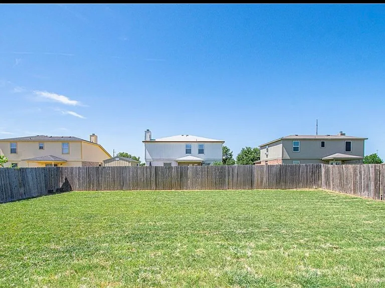 4106 Ambrose Dr — Photo 10