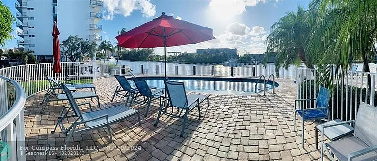 1705 N Riverside Dr #2 — Photo 2