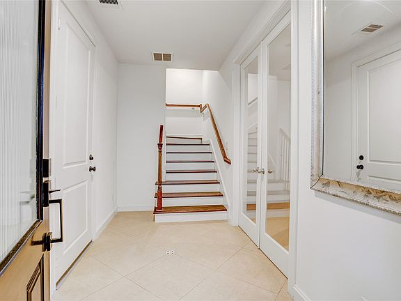 5th image of 3225 Maxroy St