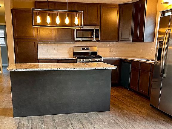 3rd image of 705 Klein Dr