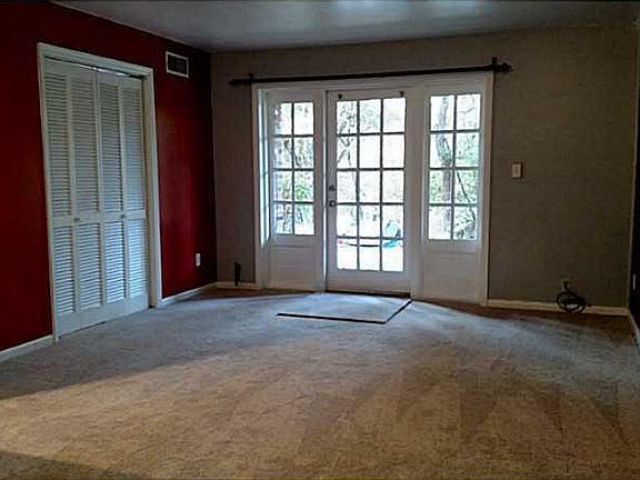 3rd image of 980 Chatham Park Dr APT J