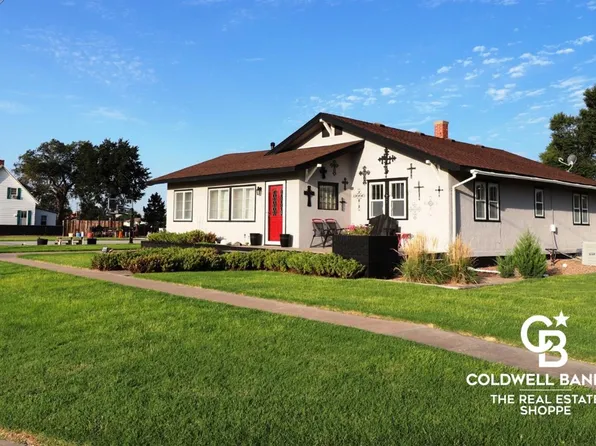 107 Wiley St, Holcomb, KS 67851