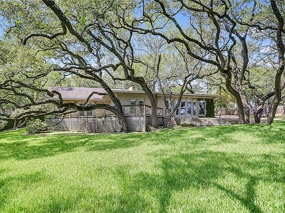 4th image of 900 Forest View Dr