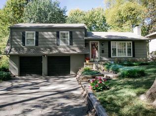 7600 Fairway St, Prairie Village, KS 66208