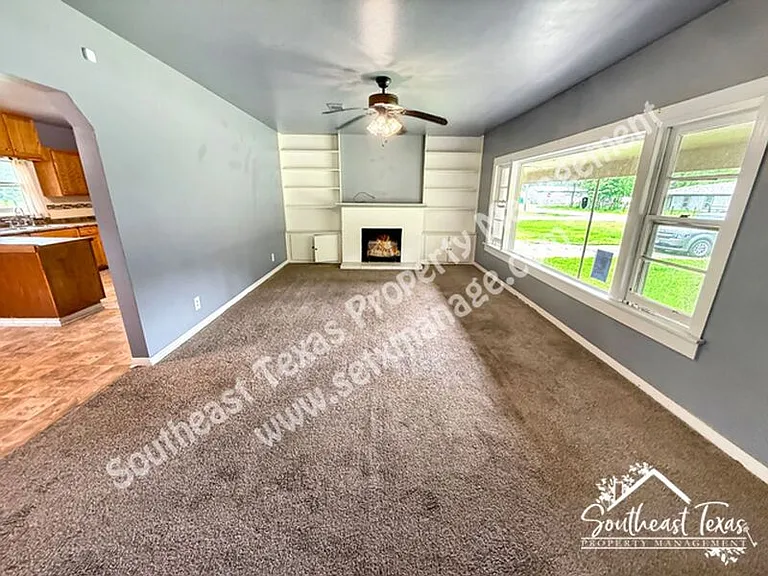 3255 Charles St — Photo 3
