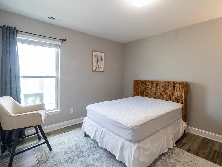 209 Chesley Dr — Photo 2