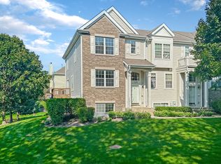 1278 Shamrock Ln, Hampshire, IL 60140