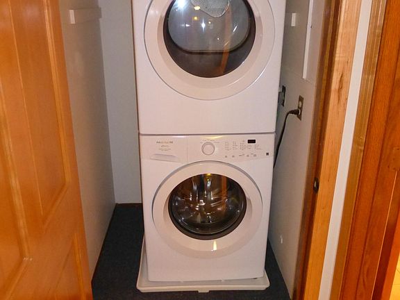 Washer/dryer in unit
