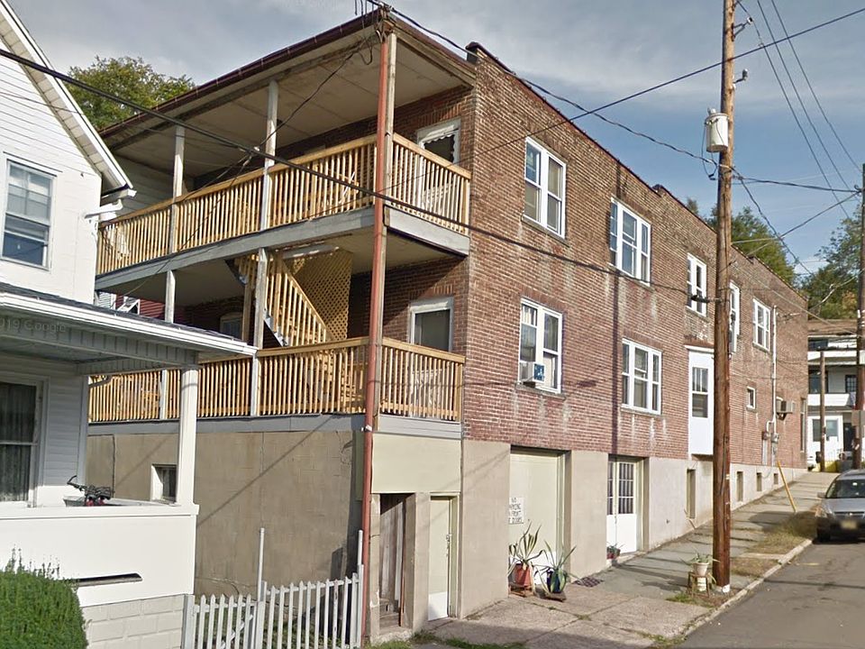 2nd image of 129 N Main St #3